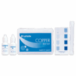 Le kit de test en cuivre LaMotte Low Range - 3619 comprend deux flacons de solution portant l’étiquette Copper A et B, une mallette bleue et blanche, un tableau de comparaison des couleurs, un tube à essai transparent et une pipe-goutte en plastique.