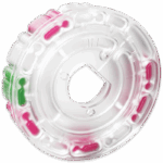 Un flotteur de piscine gonflable transparent en forme de roue, avec des segments roses et verts autour de ses côtés et une découpe centrale, rappelant le design derrière la cartouche de réactif SpinDisk - 4337-H. Parfaite pour s’asseoir ou se prélasser avec style.